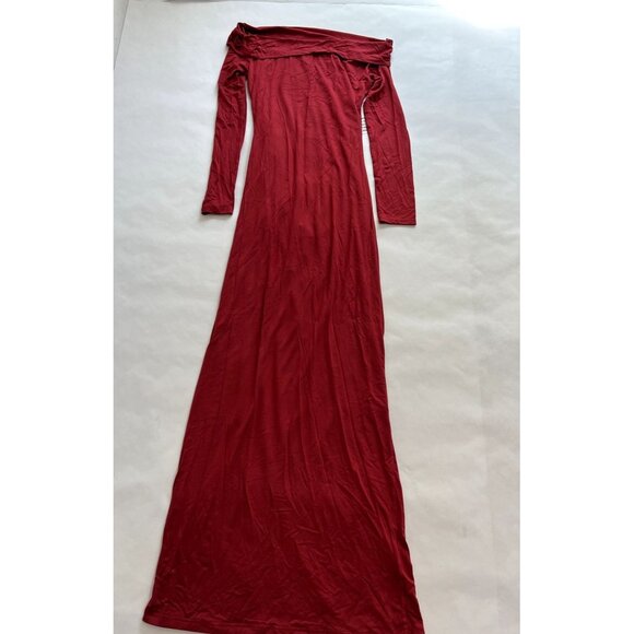 BUMPSUIT The Off The Shoulder Evening Maternity Dress in Red - Picture 4 of 5